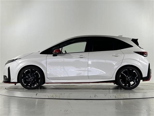 オーラ ニスモ　純正９インチナビ　全方位カメラ　衝突被害軽減装置　デジタルインナールームミラー　ドライブレコーダー　レーダークルーズコントロール　ビルトインＥＴＣ２．０　置くだけ充電　ＬＥＤヘッドライト　フォグライト（37枚目）