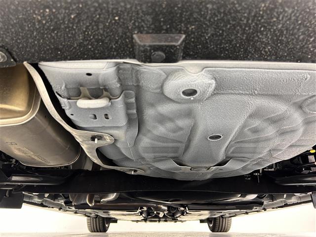 オーラ ニスモ　純正９インチナビ　全方位カメラ　衝突被害軽減装置　デジタルインナールームミラー　ドライブレコーダー　レーダークルーズコントロール　ビルトインＥＴＣ２．０　置くだけ充電　ＬＥＤヘッドライト　フォグライト（43枚目）