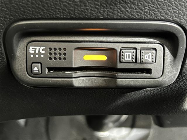 ヴェゼル ハイブリッドZ・ホンダセンシング 純正8型ナビ ホンダセンシング クルーズコントロール バックカメラ ドライブレコーダー ビルトインETC ステアリングスイッチ パドルシフト ハーフレザーシート 前席シートヒーター 純正17インチAW(17枚目)