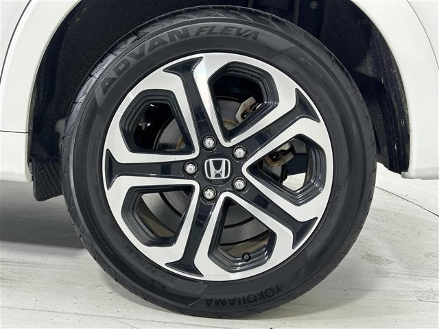 ヴェゼル ハイブリッドZ・ホンダセンシング 純正8型ナビ ホンダセンシング クルーズコントロール バックカメラ ドライブレコーダー ビルトインETC ステアリングスイッチ パドルシフト ハーフレザーシート 前席シートヒーター 純正17インチAW(32枚目)