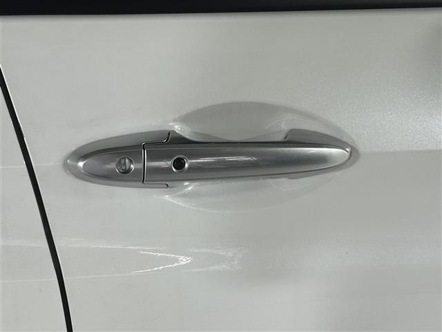 ヴェゼル ハイブリッドZ・ホンダセンシング 純正8型ナビ ホンダセンシング クルーズコントロール バックカメラ ドライブレコーダー ビルトインETC ステアリングスイッチ パドルシフト ハーフレザーシート 前席シートヒーター 純正17インチAW(41枚目)