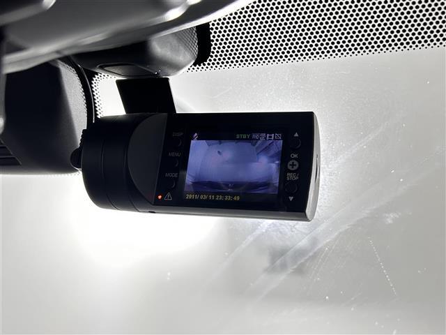 エクストレイル ２０Ｘｉ　ハイブリッド　純正７インチナビ　フルセグ　Ｂｌｕｅｔｏｏｔｈ　ＣＤ　ＤＶＤ　プロパイロット　アラウンドビューモニター　パーキングアシスト　コーナーセンサー　インテリジェントルームミラー　シートヒーター　電動リアゲー（6枚目）