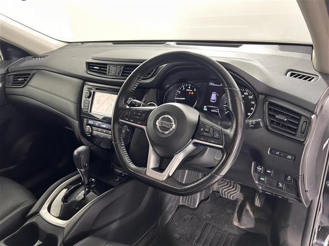 エクストレイル ２０Ｘｉ　ハイブリッド　純正７インチナビ　フルセグ　Ｂｌｕｅｔｏｏｔｈ　ＣＤ　ＤＶＤ　プロパイロット　アラウンドビューモニター　パーキングアシスト　コーナーセンサー　インテリジェントルームミラー　シートヒーター　電動リアゲー（7枚目）