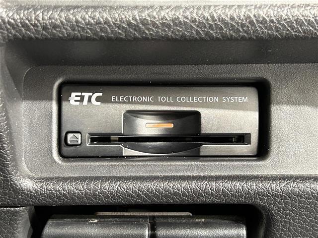 エクストレイル ２０Ｘｉ　ハイブリッド　純正７インチナビ　フルセグ　Ｂｌｕｅｔｏｏｔｈ　ＣＤ　ＤＶＤ　プロパイロット　アラウンドビューモニター　パーキングアシスト　コーナーセンサー　インテリジェントルームミラー　シートヒーター　電動リアゲー（9枚目）