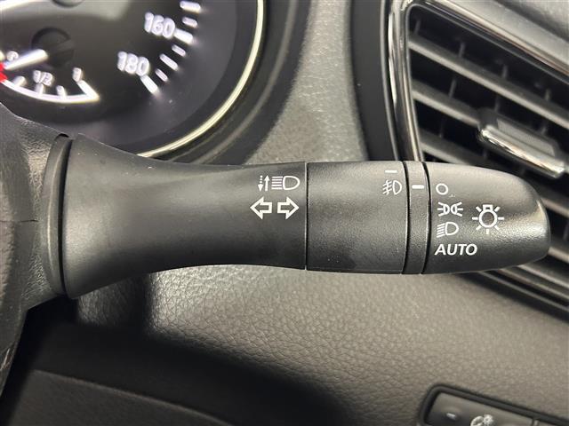 エクストレイル ２０Ｘｉ　ハイブリッド　純正７インチナビ　フルセグ　Ｂｌｕｅｔｏｏｔｈ　ＣＤ　ＤＶＤ　プロパイロット　アラウンドビューモニター　パーキングアシスト　コーナーセンサー　インテリジェントルームミラー　シートヒーター　電動リアゲー（15枚目）