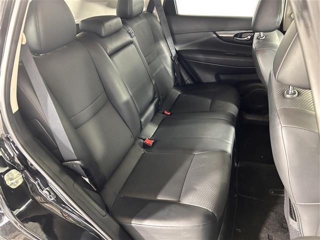 エクストレイル ２０Ｘｉ　ハイブリッド　純正７インチナビ　フルセグ　Ｂｌｕｅｔｏｏｔｈ　ＣＤ　ＤＶＤ　プロパイロット　アラウンドビューモニター　パーキングアシスト　コーナーセンサー　インテリジェントルームミラー　シートヒーター　電動リアゲー（24枚目）