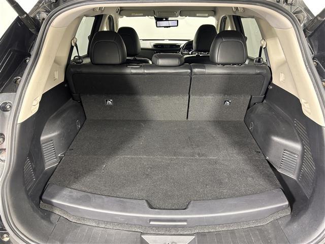 エクストレイル ２０Ｘｉ　ハイブリッド　純正７インチナビ　フルセグ　Ｂｌｕｅｔｏｏｔｈ　ＣＤ　ＤＶＤ　プロパイロット　アラウンドビューモニター　パーキングアシスト　コーナーセンサー　インテリジェントルームミラー　シートヒーター　電動リアゲー（26枚目）