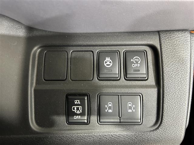 セレナ ハイウェイスターV アーバンクロム 純正10インチナビ 後席フリップダウンモニター 衝突軽減装置 ブラインドスポットモニター レーダークルーズコントロール 福祉車両 両側パワースライドドア ビルトインETC フォグライト LEDライト(11枚目)