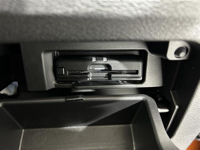 セレナ ハイウェイスターV アーバンクロム 純正10インチナビ 後席フリップダウンモニター 衝突軽減装置 ブラインドスポットモニター レーダークルーズコントロール 福祉車両 両側パワースライドドア ビルトインETC フォグライト LEDライト(12枚目)