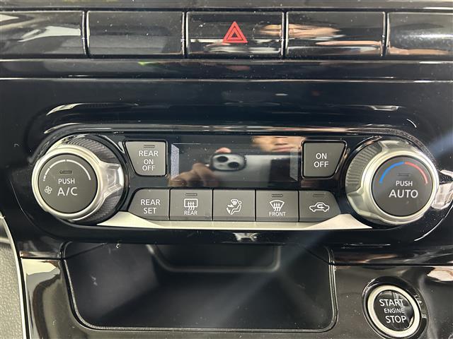 セレナ ハイウェイスターV アーバンクロム 純正10インチナビ 後席フリップダウンモニター 衝突軽減装置 ブラインドスポットモニター レーダークルーズコントロール 福祉車両 両側パワースライドドア ビルトインETC フォグライト LEDライト(22枚目)