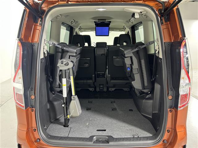 セレナ ハイウェイスターV アーバンクロム 純正10インチナビ 後席フリップダウンモニター 衝突軽減装置 ブラインドスポットモニター レーダークルーズコントロール 福祉車両 両側パワースライドドア ビルトインETC フォグライト LEDライト(28枚目)