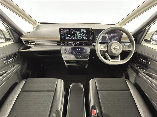 セレナ e-パワー ハイウェイスターV 登録済み未使用車 純正12.3インチナビ 全方位カメラ プロパイロット レーダークルーズコントロール  デジタルインナールームミラー ブラインドスポットモニター 両側パワースライドドア LEDライト(2枚目)