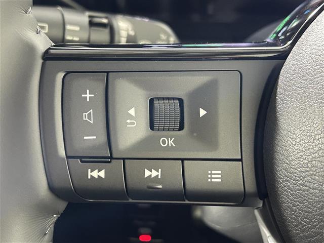 セレナ e-パワー ハイウェイスターV 登録済み未使用車 純正12.3インチナビ 全方位カメラ プロパイロット レーダークルーズコントロール  デジタルインナールームミラー ブラインドスポットモニター 両側パワースライドドア LEDライト(13枚目)