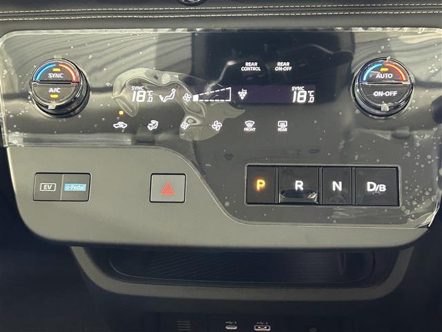 セレナ e-パワー ハイウェイスターV 登録済み未使用車 純正12.3インチナビ 全方位カメラ プロパイロット レーダークルーズコントロール  デジタルインナールームミラー ブラインドスポットモニター 両側パワースライドドア LEDライト(18枚目)