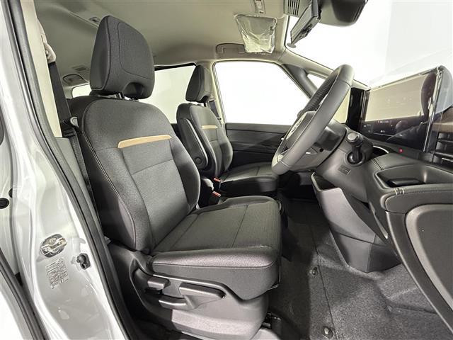 セレナ e-パワー ハイウェイスターV 登録済み未使用車 純正12.3インチナビ 全方位カメラ プロパイロット レーダークルーズコントロール  デジタルインナールームミラー ブラインドスポットモニター 両側パワースライドドア LEDライト(23枚目)