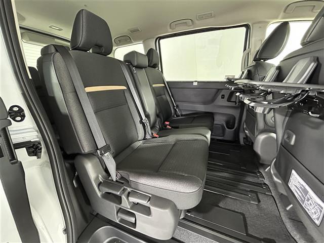 セレナ e-パワー ハイウェイスターV 登録済み未使用車 純正12.3インチナビ 全方位カメラ プロパイロット レーダークルーズコントロール  デジタルインナールームミラー ブラインドスポットモニター 両側パワースライドドア LEDライト(25枚目)