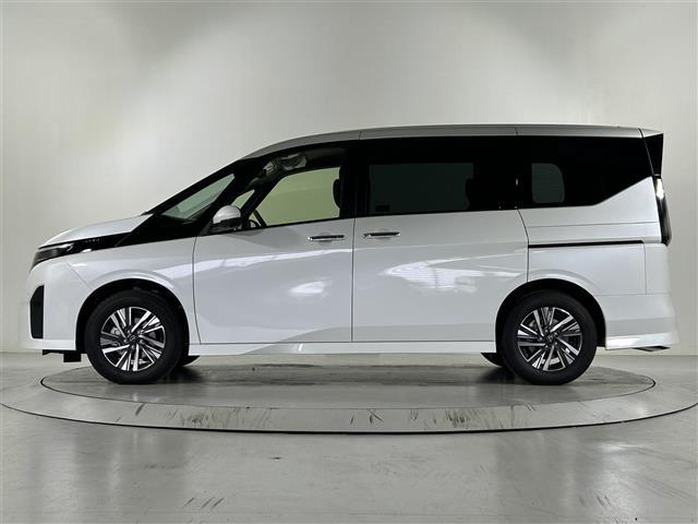 セレナ e-パワー ハイウェイスターV 登録済み未使用車 純正12.3インチナビ 全方位カメラ プロパイロット レーダークルーズコントロール  デジタルインナールームミラー ブラインドスポットモニター 両側パワースライドドア LEDライト(34枚目)