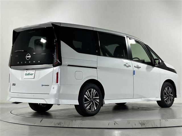 セレナ e-パワー ハイウェイスターV 登録済み未使用車 純正12.3インチナビ 全方位カメラ プロパイロット レーダークルーズコントロール  デジタルインナールームミラー ブラインドスポットモニター 両側パワースライドドア LEDライト(37枚目)