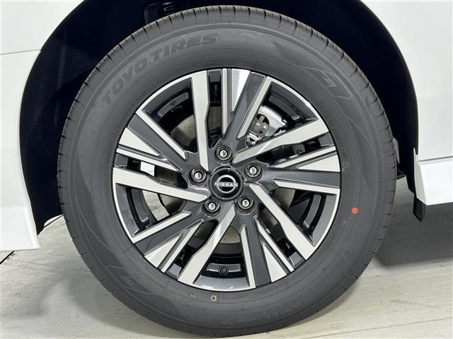 セレナ e-パワー ハイウェイスターV 登録済み未使用車 純正12.3インチナビ 全方位カメラ プロパイロット レーダークルーズコントロール  デジタルインナールームミラー ブラインドスポットモニター 両側パワースライドドア LEDライト(41枚目)