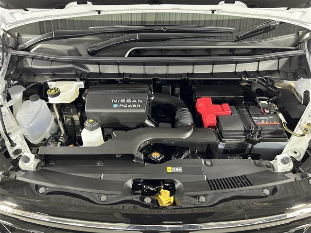 セレナ e-パワー ハイウェイスターV 登録済み未使用車 純正12.3インチナビ 全方位カメラ プロパイロット レーダークルーズコントロール  デジタルインナールームミラー ブラインドスポットモニター 両側パワースライドドア LEDライト(42枚目)