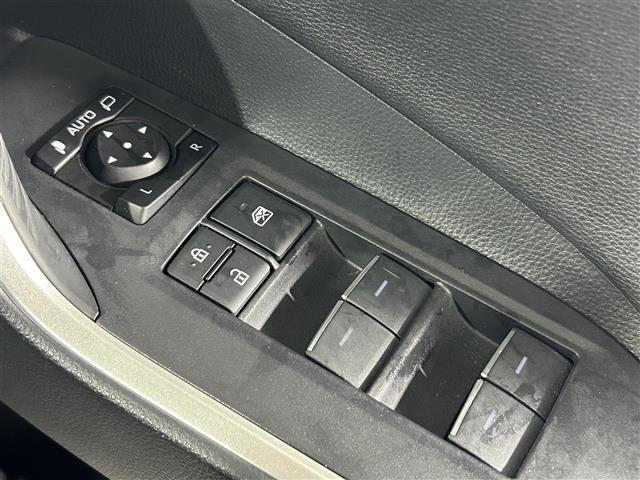 ＲＡＶ４ アドベンチャー　純正１０．５インチディスプレイオーディオ　フルセグ　Ｂｌｕｅｔｏｏｔｈ　全方位モニター　デジタルインナーミラー　ＥＴＣ２．０　　トヨタセーフティーセンス　ブラインドスポットモニター　追従型クルコン（18枚目）