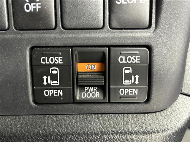 エスクァイア Xi ウェルジョイン 福祉車両スローパー 純正9インチナビ バックカメラ フルセグテレビ 後席フリップダウンモニター 両側パワースライドドア プッシュスタート コーナーセンサー プリクラッシュセーフティ レーンキープ(6枚目)