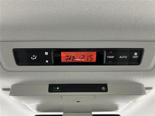 エスクァイア Xi ウェルジョイン 福祉車両スローパー 純正9インチナビ バックカメラ フルセグテレビ 後席フリップダウンモニター 両側パワースライドドア プッシュスタート コーナーセンサー プリクラッシュセーフティ レーンキープ(10枚目)