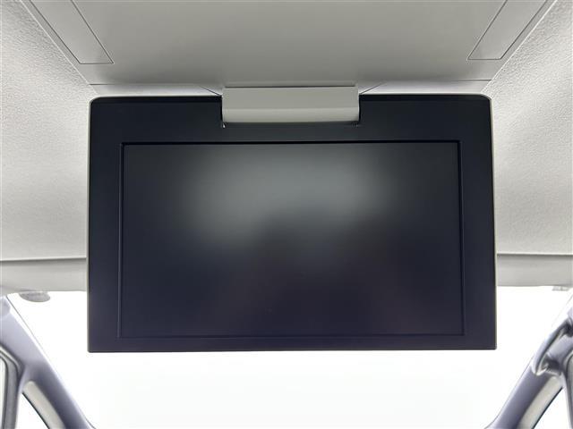 エスクァイア Xi ウェルジョイン 福祉車両スローパー 純正9インチナビ バックカメラ フルセグテレビ 後席フリップダウンモニター 両側パワースライドドア プッシュスタート コーナーセンサー プリクラッシュセーフティ レーンキープ(11枚目)