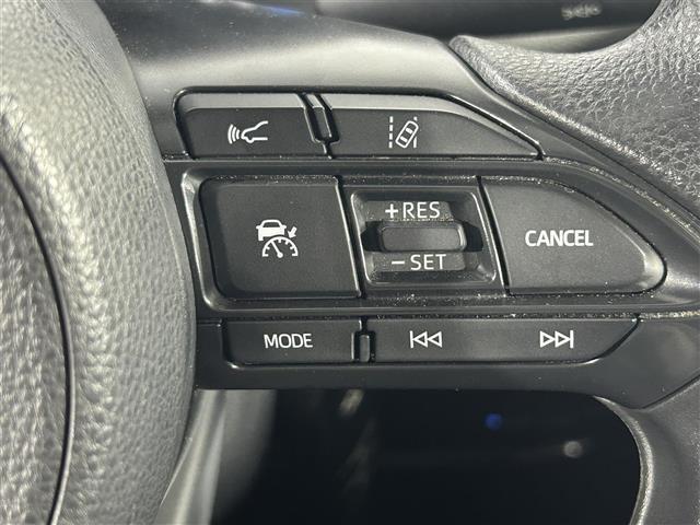 アクア Ｘ　純正ナビ付き７インチディスプレイオーディオ　Ｂｌｕｅｔｏｏｔｈ　バックカメラ　ビルトインＥＴＣ　レーンキープアシスト　ロードサインアシスト　レーダークルーズコントロール　社外フロアマット　スマートキー（10枚目）