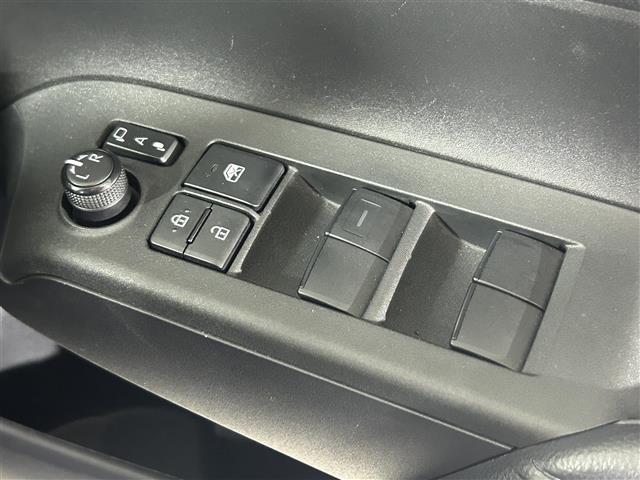 アクア Ｘ　純正ナビ付き７インチディスプレイオーディオ　Ｂｌｕｅｔｏｏｔｈ　バックカメラ　ビルトインＥＴＣ　レーンキープアシスト　ロードサインアシスト　レーダークルーズコントロール　社外フロアマット　スマートキー（17枚目）