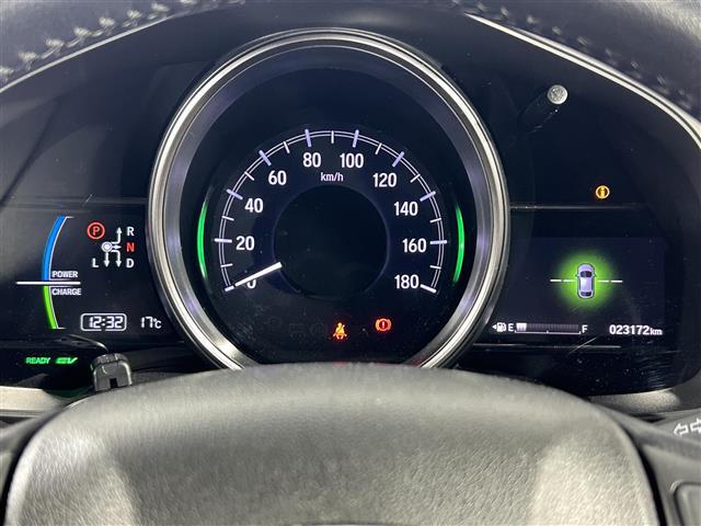 フィットハイブリッド ベースグレード　純正７型ナビ　衝突軽減システム　バックカメラ　コーナーセンサー　レーンキープアシスト　レーダークルーズコントロール　パドルシフト　ＬＥＤヘッドライト　オートライト　純正アルミホイール　純正フロアマット（7枚目）