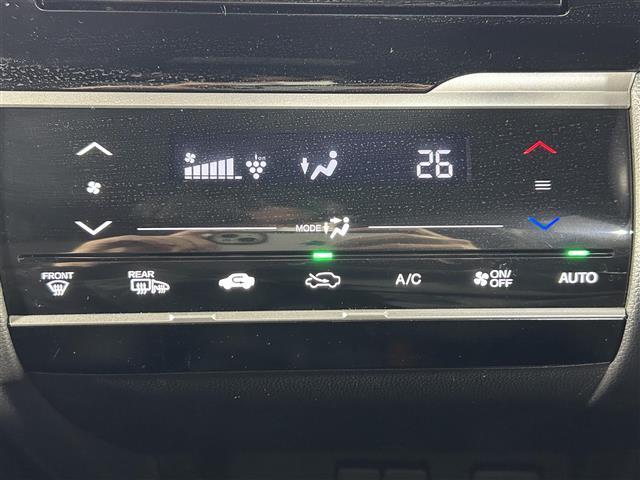 フィットハイブリッド ベースグレード　純正７型ナビ　衝突軽減システム　バックカメラ　コーナーセンサー　レーンキープアシスト　レーダークルーズコントロール　パドルシフト　ＬＥＤヘッドライト　オートライト　純正アルミホイール　純正フロアマット（13枚目）