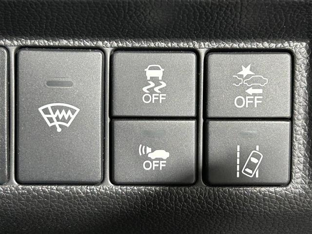 フィットハイブリッド ベースグレード　純正７型ナビ　衝突軽減システム　バックカメラ　コーナーセンサー　レーンキープアシスト　レーダークルーズコントロール　パドルシフト　ＬＥＤヘッドライト　オートライト　純正アルミホイール　純正フロアマット（14枚目）