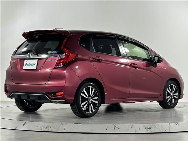 フィットハイブリッド ベースグレード　純正７型ナビ　衝突軽減システム　バックカメラ　コーナーセンサー　レーンキープアシスト　レーダークルーズコントロール　パドルシフト　ＬＥＤヘッドライト　オートライト　純正アルミホイール　純正フロアマット（31枚目）