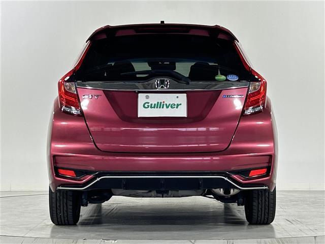 フィットハイブリッド ベースグレード　純正７型ナビ　衝突軽減システム　バックカメラ　コーナーセンサー　レーンキープアシスト　レーダークルーズコントロール　パドルシフト　ＬＥＤヘッドライト　オートライト　純正アルミホイール　純正フロアマット（32枚目）