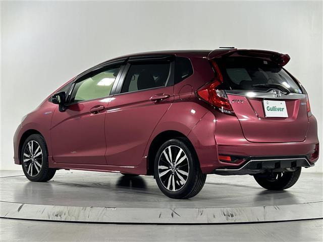 フィットハイブリッド ベースグレード　純正７型ナビ　衝突軽減システム　バックカメラ　コーナーセンサー　レーンキープアシスト　レーダークルーズコントロール　パドルシフト　ＬＥＤヘッドライト　オートライト　純正アルミホイール　純正フロアマット（33枚目）