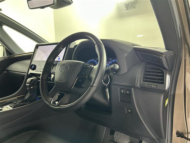 アルファード Z ワンオーナー 純正14インチディスプレイオーディオ ガラスルーフ 衝突軽減装置 レーダークルーズコントロール レーンアシスト ブラインドスポットモニター デジタルインナールームミラー ワイヤレス充電器(11枚目)