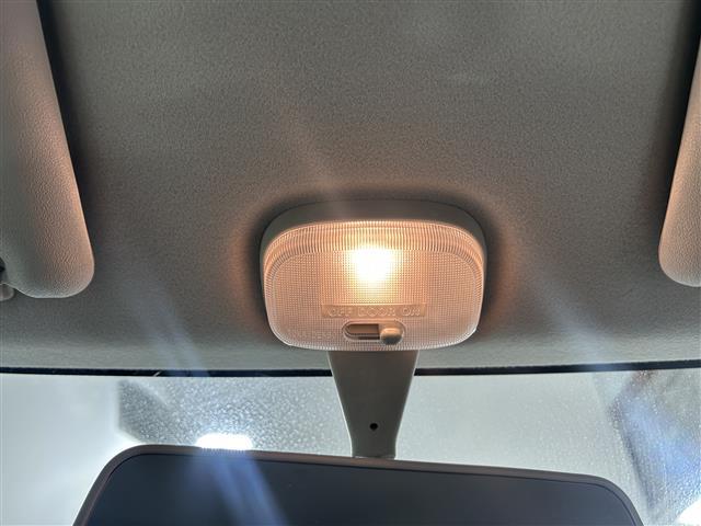 アルト Ｘ　スマートキー　スペアキー　社外７インチナビ　ＡＭ／ＦＭ／Ｃ／ＤＶＤ／ＵＳＢ　バックカメラ　純正フロアマット　ＡＢＳ　ハロゲンヘッドライト　ヘッドライトレベライザー電動格納ミラードアバイザーコーナ（17枚目）