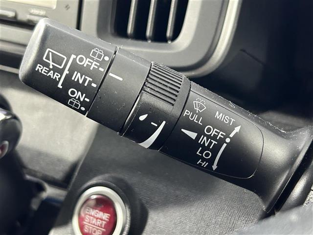 N-ONE G SSパッケージ シティブレーキアクティブシステム 純正7インチナビ バックカメラ ステアリングスイッチ オートライト キセノンライト 電動格納ミラー 横滑り防止装置 プッシュスタート スマートキー アイドリングストッ(10枚目)