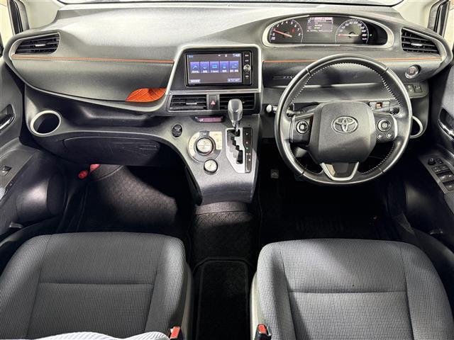 シエンタ Ｇ　純正７インチＳＤナビ　バックカメラ　横滑り防止　先行車発進告知機能　プリクラッシュセーフティー　レーンキープ　アイドリングストップ　両側パワスラ　オートライト　オートハイビーム　純正フロアマット（2枚目）