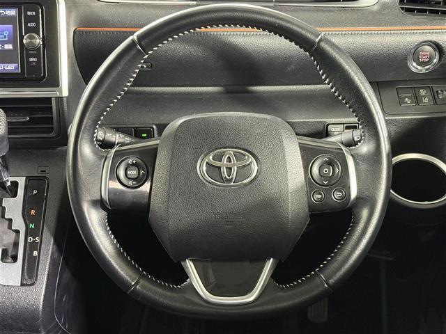 シエンタ Ｇ　純正７インチＳＤナビ　バックカメラ　横滑り防止　先行車発進告知機能　プリクラッシュセーフティー　レーンキープ　アイドリングストップ　両側パワスラ　オートライト　オートハイビーム　純正フロアマット（4枚目）