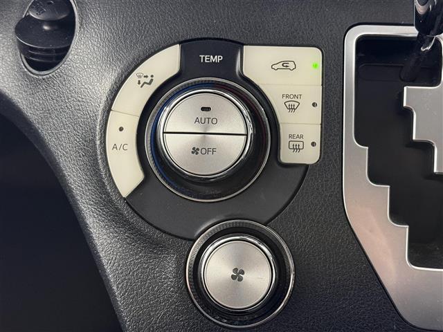 シエンタ Ｇ　純正７インチＳＤナビ　バックカメラ　横滑り防止　先行車発進告知機能　プリクラッシュセーフティー　レーンキープ　アイドリングストップ　両側パワスラ　オートライト　オートハイビーム　純正フロアマット（12枚目）