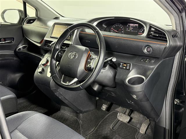 シエンタ Ｇ　純正７インチＳＤナビ　バックカメラ　横滑り防止　先行車発進告知機能　プリクラッシュセーフティー　レーンキープ　アイドリングストップ　両側パワスラ　オートライト　オートハイビーム　純正フロアマット（17枚目）