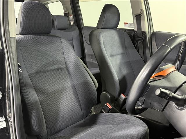 シエンタ Ｇ　純正７インチＳＤナビ　バックカメラ　横滑り防止　先行車発進告知機能　プリクラッシュセーフティー　レーンキープ　アイドリングストップ　両側パワスラ　オートライト　オートハイビーム　純正フロアマット（18枚目）