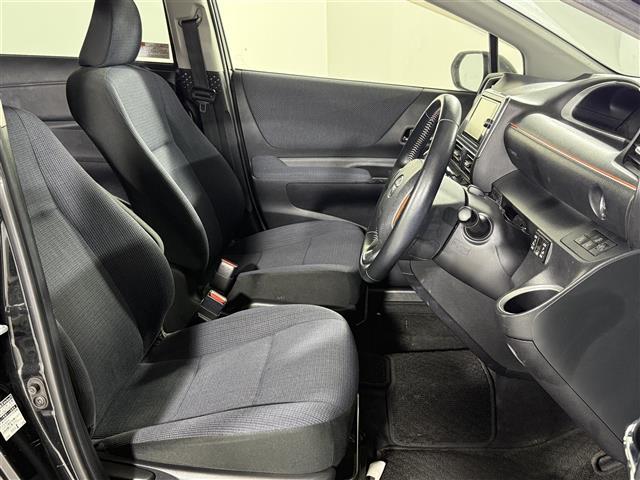 シエンタ Ｇ　純正７インチＳＤナビ　バックカメラ　横滑り防止　先行車発進告知機能　プリクラッシュセーフティー　レーンキープ　アイドリングストップ　両側パワスラ　オートライト　オートハイビーム　純正フロアマット（19枚目）