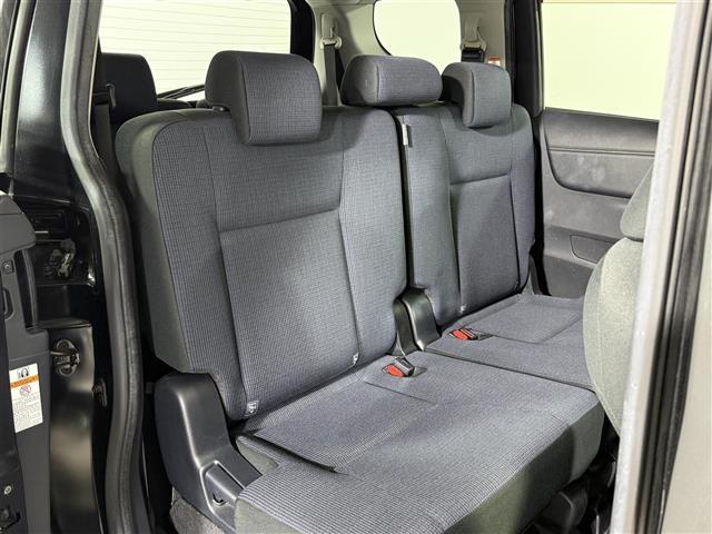 シエンタ Ｇ　純正７インチＳＤナビ　バックカメラ　横滑り防止　先行車発進告知機能　プリクラッシュセーフティー　レーンキープ　アイドリングストップ　両側パワスラ　オートライト　オートハイビーム　純正フロアマット（25枚目）