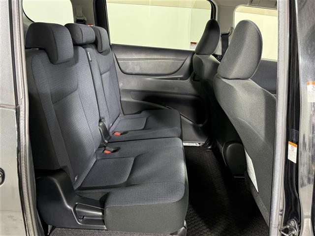 シエンタ Ｇ　純正７インチＳＤナビ　バックカメラ　横滑り防止　先行車発進告知機能　プリクラッシュセーフティー　レーンキープ　アイドリングストップ　両側パワスラ　オートライト　オートハイビーム　純正フロアマット（26枚目）