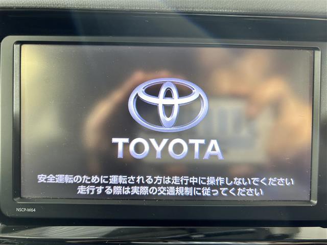 アクア Ｓ　純正ナビ　フルセグＴＶ／ＣＤ／ＤＶＤ／ＦＭ／ＡＭ　バックカメラ　ビルトインＥＴＣ　ステアリングリモコン　ＬＥＤオートライト　電動格納ウィンカー付きミラー　スマートキー　スペアキー　シガーソケット（3枚目）