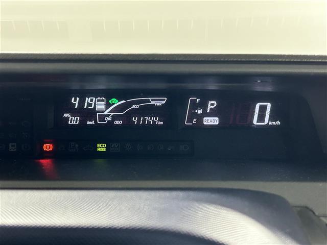 アクア Ｓ　純正ナビ　フルセグＴＶ／ＣＤ／ＤＶＤ／ＦＭ／ＡＭ　バックカメラ　ビルトインＥＴＣ　ステアリングリモコン　ＬＥＤオートライト　電動格納ウィンカー付きミラー　スマートキー　スペアキー　シガーソケット（7枚目）