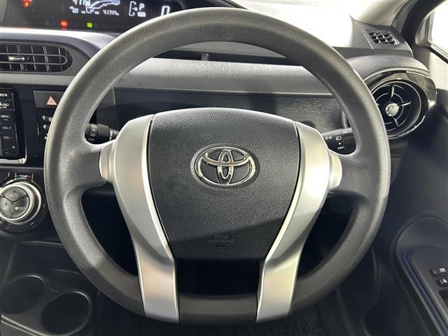 アクア Ｓ　純正ナビ　フルセグＴＶ／ＣＤ／ＤＶＤ／ＦＭ／ＡＭ　バックカメラ　ビルトインＥＴＣ　ステアリングリモコン　ＬＥＤオートライト　電動格納ウィンカー付きミラー　スマートキー　スペアキー　シガーソケット（8枚目）